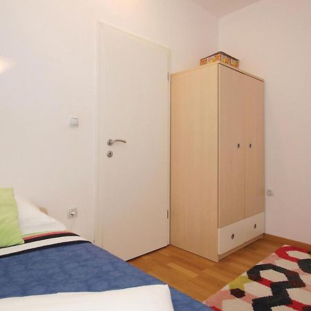 Awesome Apartment In Racisce With Wifi 外观 照片