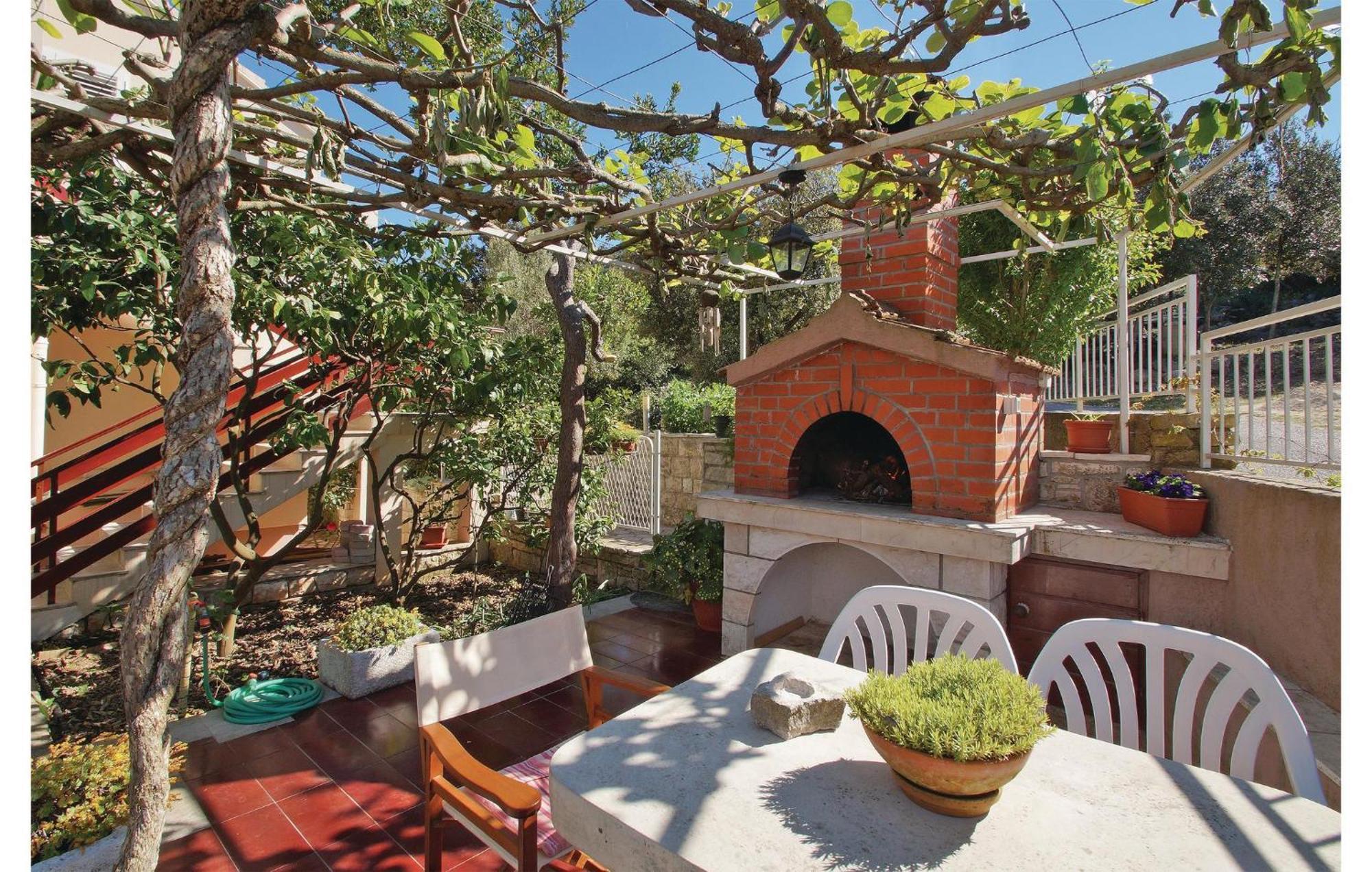 Awesome Apartment In Racisce With Wifi 外观 照片